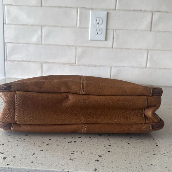Tignanello Vintage Tan Genuine Leather Women’s Shoulder Handbag Zip Compartments - Picture 12 of 16